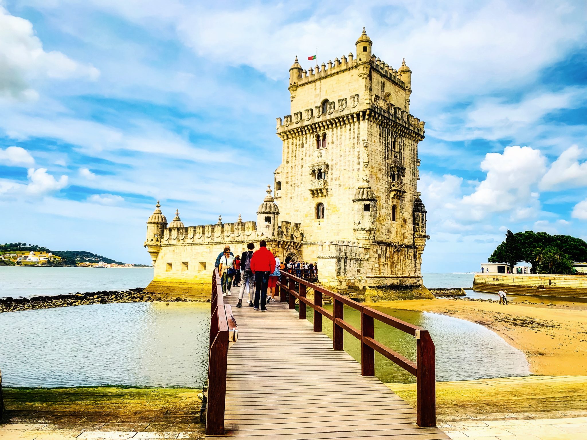cheapest time to visit lisbon portugal